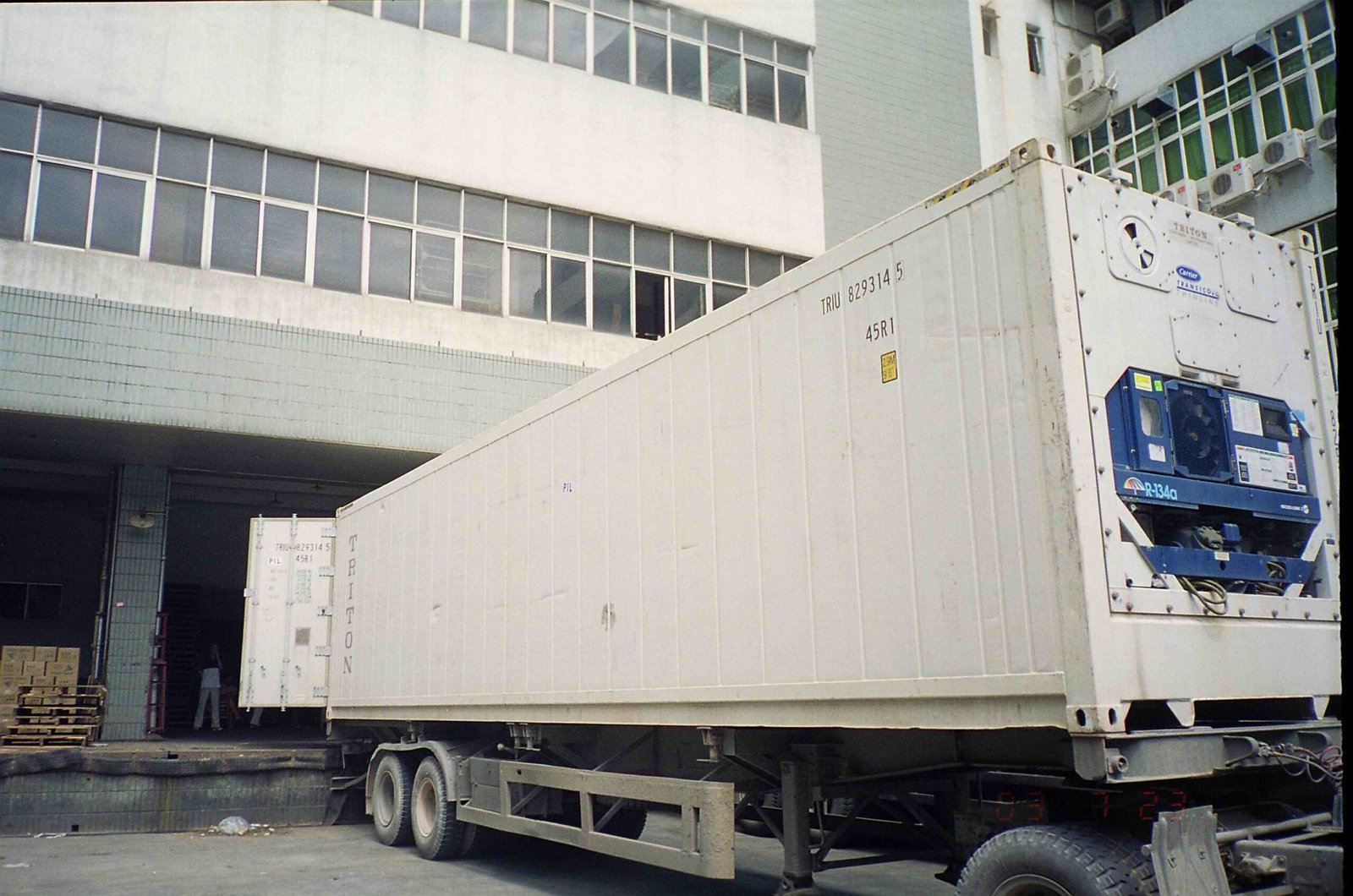 Shipping containers — freight and logistics